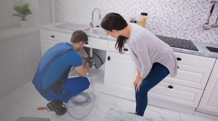 Expert burst pipe repair services in Crawfordsville, IA